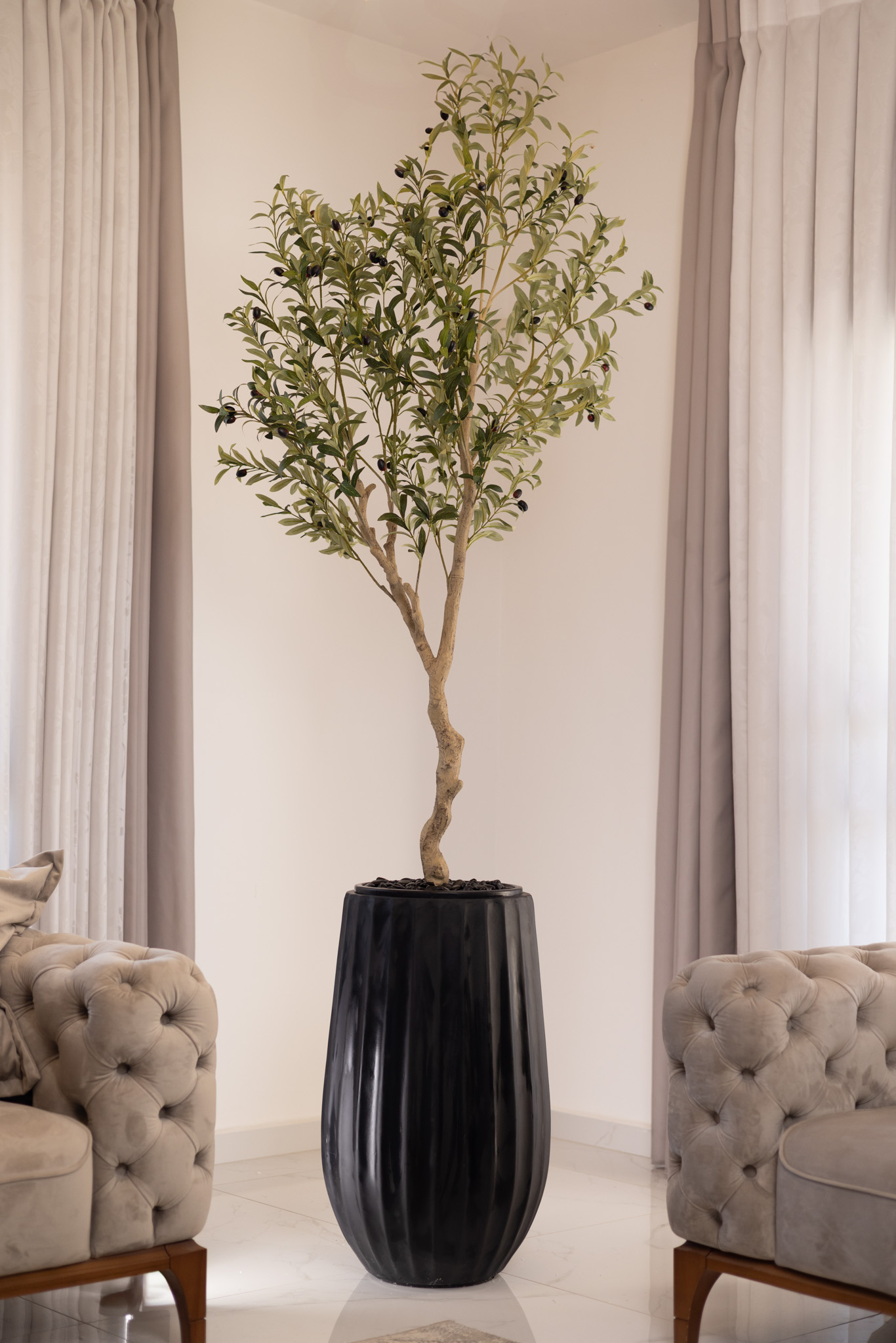 כד Elegance 70 בשילוב עץ זית מלאכותי גדול – תמונה 3
