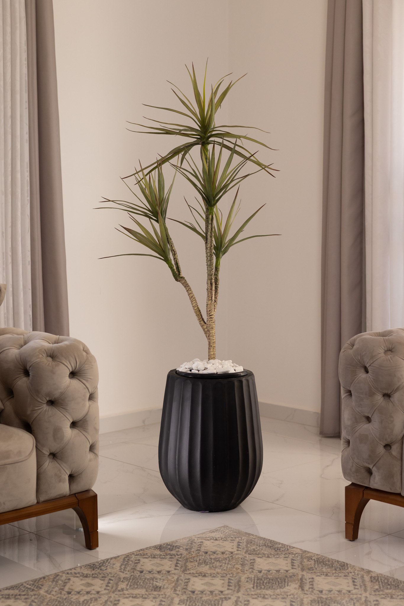כד Elegance 45 בשילוב דרצנה מלאכותית